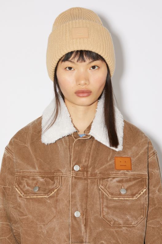 Large face logo beanie Biscuit Beige Acne Studios R66LJ748 Accessories